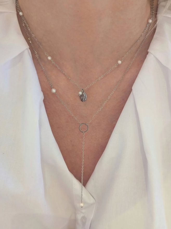 Set řetízků z chirurgické oceli s říčními perlami na přání 490,- a 450,- #stribrnyretizek #retizeksperlami...